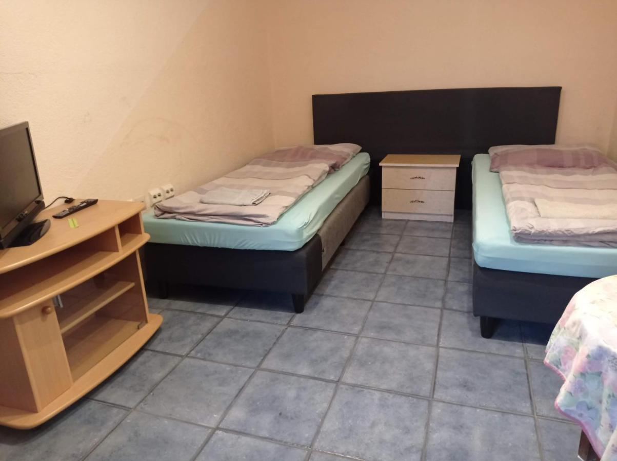 Gaestezimmer Sommer Locktow Buitenkant foto